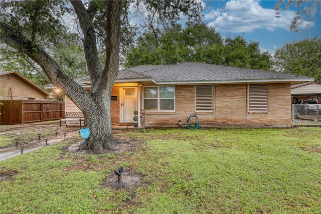 4018 Lamont St, Corpus Christi, TX 78411