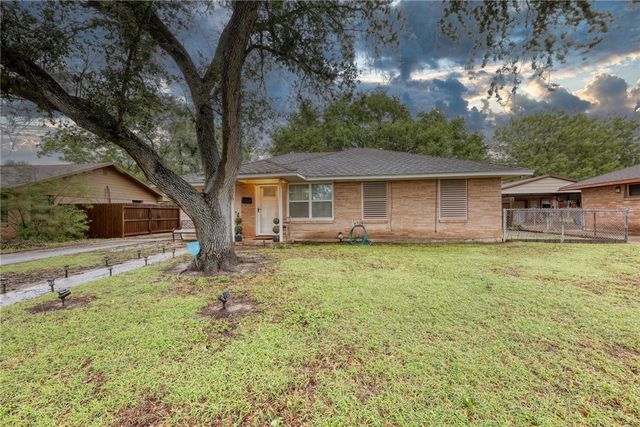 4018 Lamont St, Corpus Christi, TX 78411