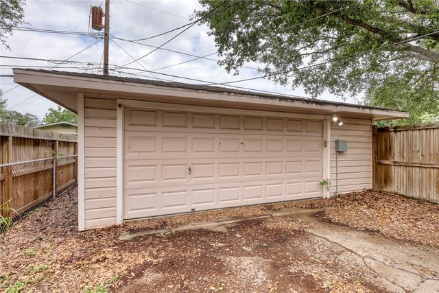 4018 Lamont St, Corpus Christi, TX 78411