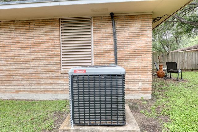 4018 Lamont St, Corpus Christi, TX 78411