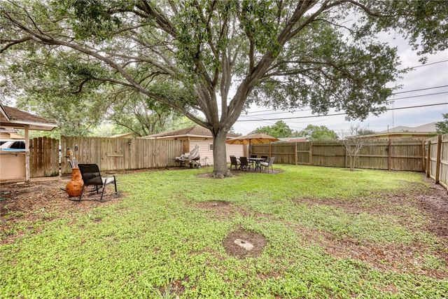 4018 Lamont St, Corpus Christi, TX 78411