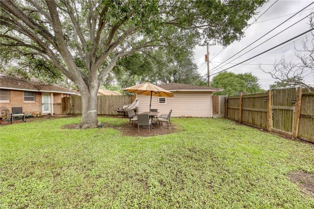 4018 Lamont St, Corpus Christi, TX 78411