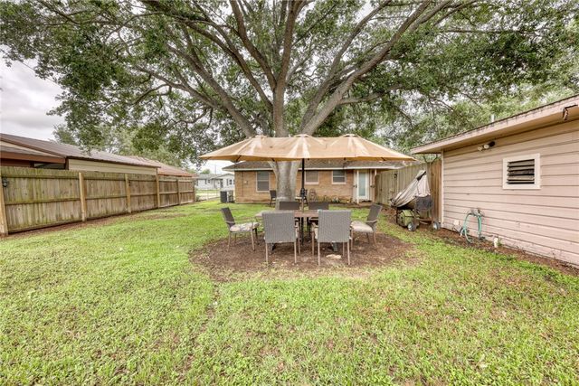 4018 Lamont St, Corpus Christi, TX 78411