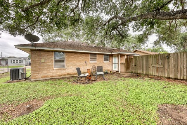 4018 Lamont St, Corpus Christi, TX 78411