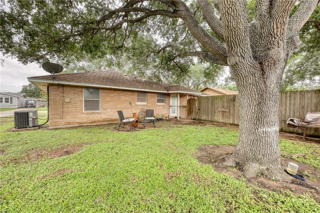 4018 Lamont St, Corpus Christi, TX 78411