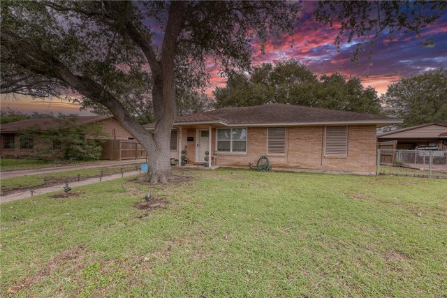 4018 Lamont St, Corpus Christi, TX 78411