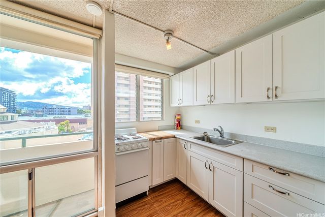 747 Amana Street 407, Honolulu, HI 96814