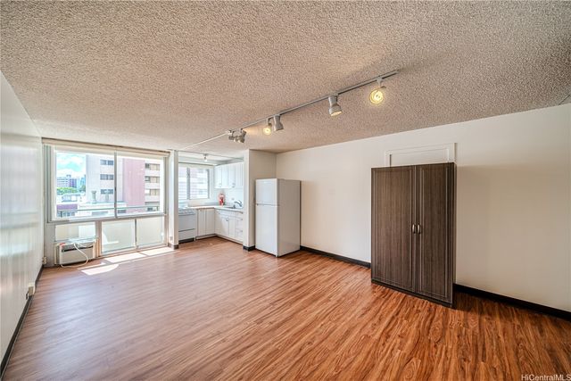 747 Amana Street 407, Honolulu, HI 96814