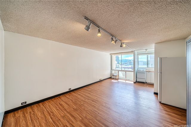 747 Amana Street 407, Honolulu, HI 96814