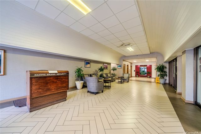 747 Amana Street 407, Honolulu, HI 96814