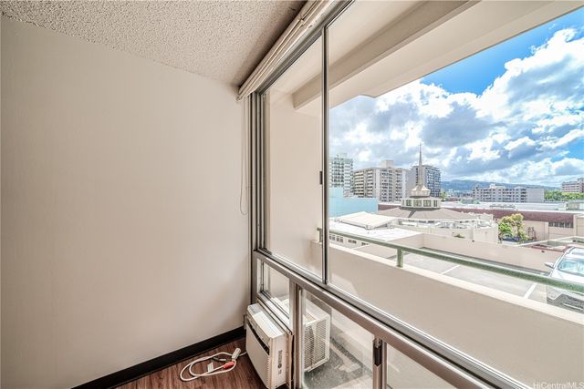 747 Amana Street 407, Honolulu, HI 96814