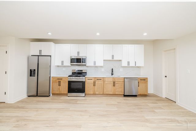 3345 W Douglas Boulevard, Chicago, IL 60623