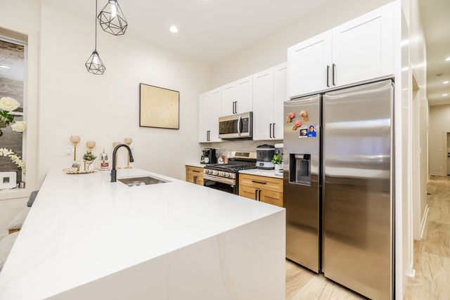 3345 W Douglas Boulevard, Chicago, IL 60623