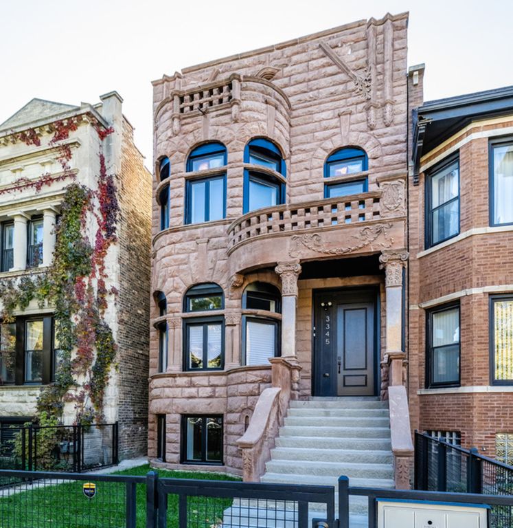 3345 W Douglas Boulevard, Chicago, IL 60623