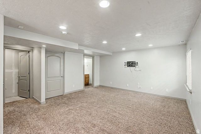 266 E TWIN BRIDGES LN, Midvale, UT 84047