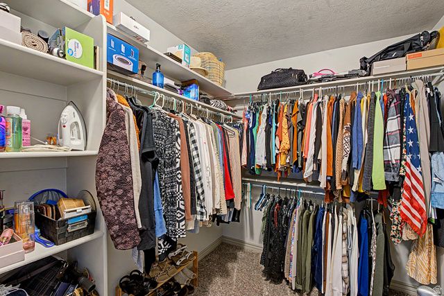 266 E TWIN BRIDGES LN, Midvale, UT 84047