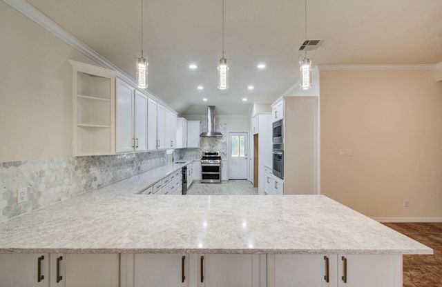 906 Wiley Drive, Magnolia, TX 77354