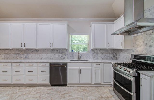 906 Wiley Drive, Magnolia, TX 77354