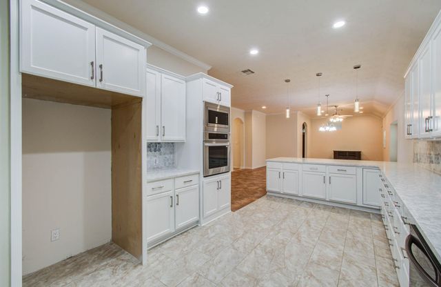 906 Wiley Drive, Magnolia, TX 77354