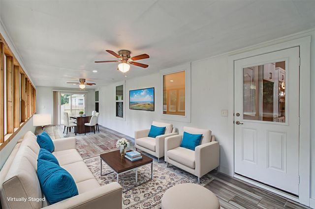 906 Wiley Drive, Magnolia, TX 77354