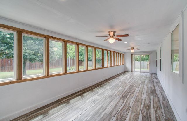 906 Wiley Drive, Magnolia, TX 77354