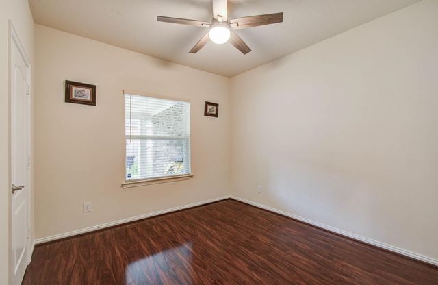 906 Wiley Drive, Magnolia, TX 77354