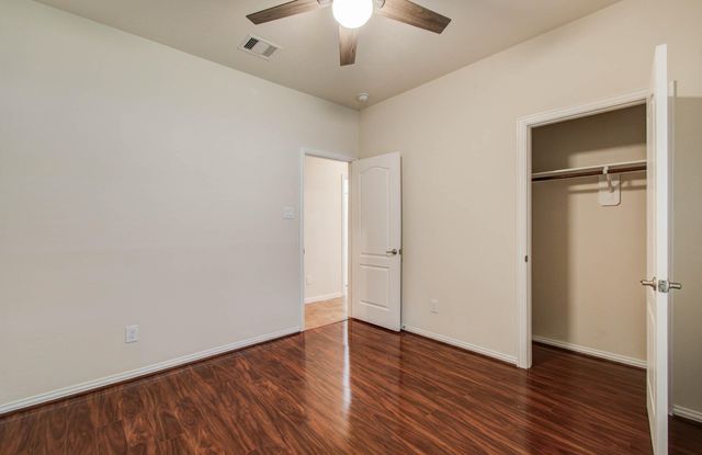 906 Wiley Drive, Magnolia, TX 77354