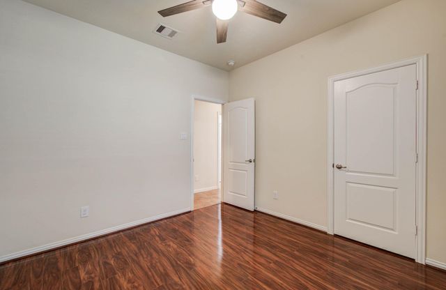 906 Wiley Drive, Magnolia, TX 77354