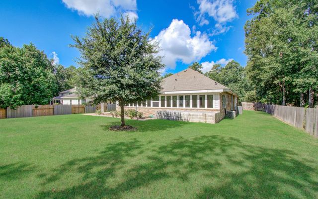 906 Wiley Drive, Magnolia, TX 77354