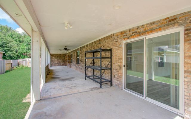 906 Wiley Drive, Magnolia, TX 77354