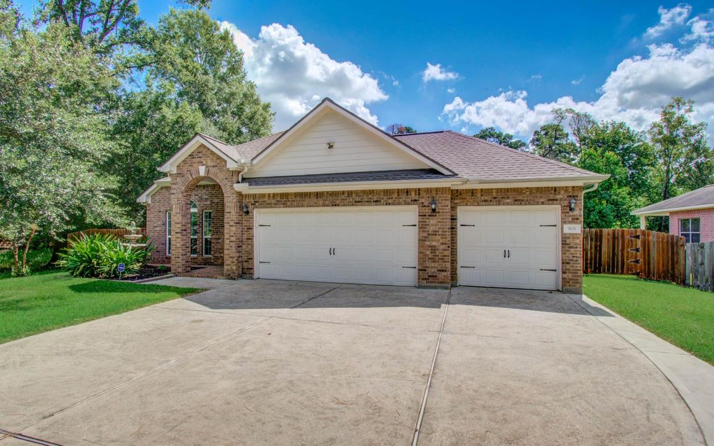 906 Wiley Drive, Magnolia, TX 77354