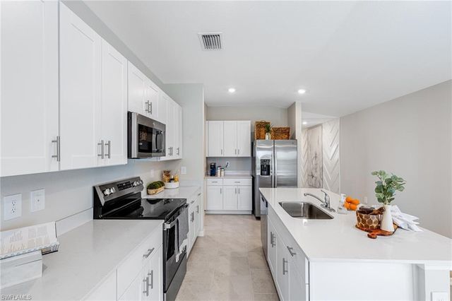 11852 Featherstone LN, Punta Gorda, FL 33955