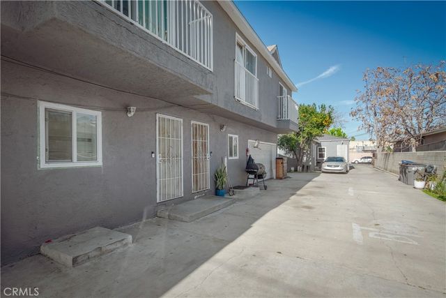 3310 Palm Ave, Lynwood, CA 90262