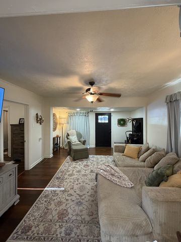 4029 Brown St, Westmoreland, TN 37186