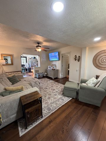 4029 Brown St, Westmoreland, TN 37186