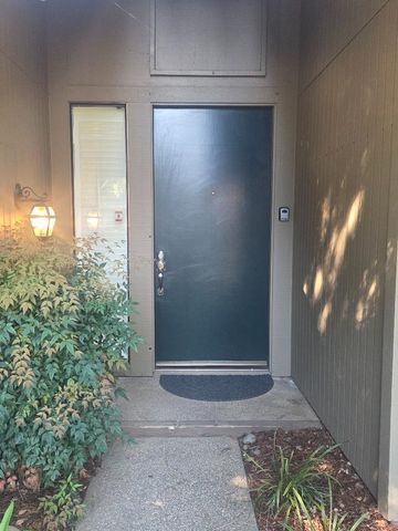 11440 Sutters Mill Cir, Gold River, CA 95670