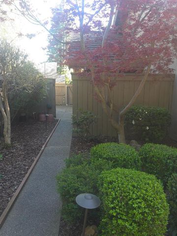 11440 Sutters Mill Cir, Gold River, CA 95670