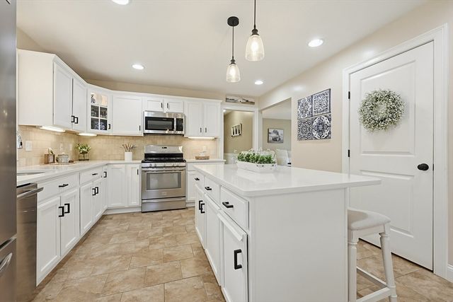 249 Chestnut St, Rehoboth, MA 02769