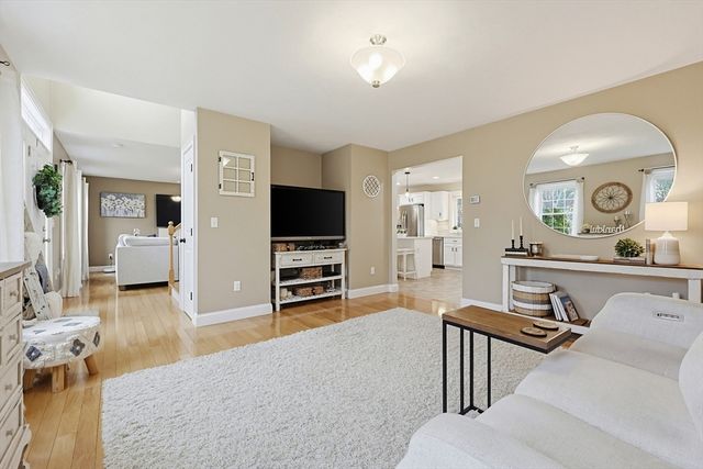 249 Chestnut St, Rehoboth, MA 02769