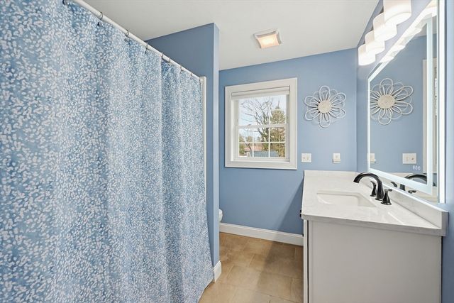 249 Chestnut St, Rehoboth, MA 02769