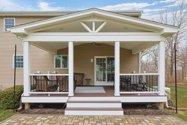 249 Chestnut St, Rehoboth, MA 02769