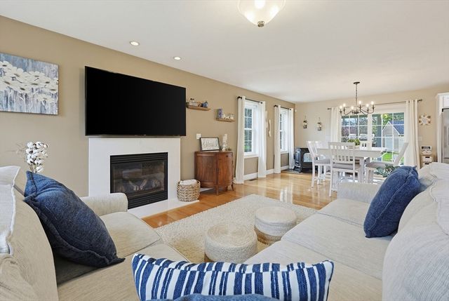 249 Chestnut St, Rehoboth, MA 02769