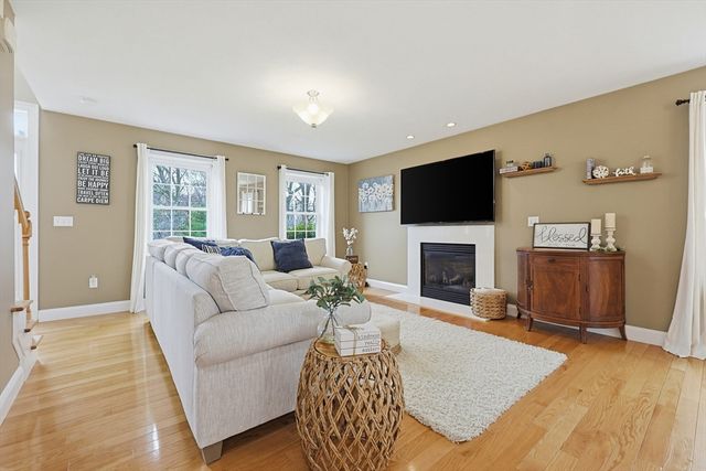 249 Chestnut St, Rehoboth, MA 02769