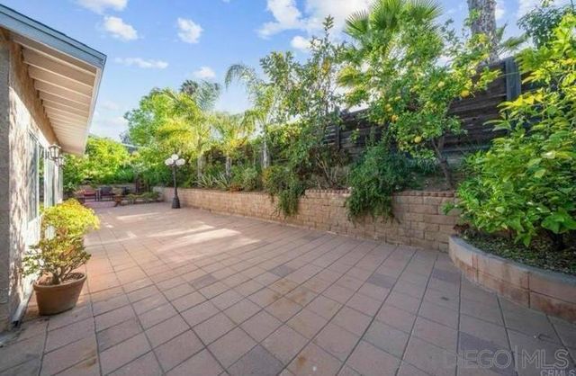 13808 Pomerado Rd, Poway, CA 92064