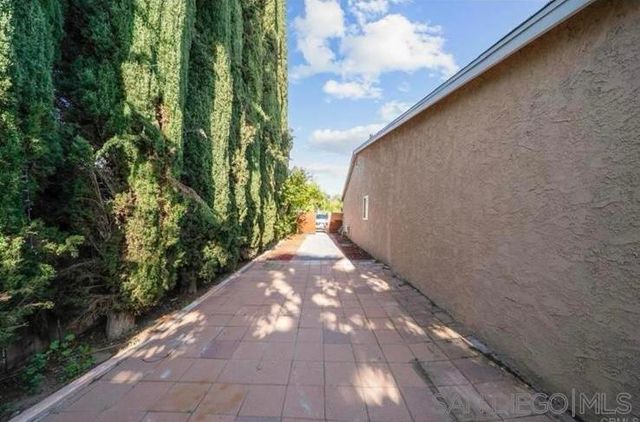 13808 Pomerado Rd, Poway, CA 92064