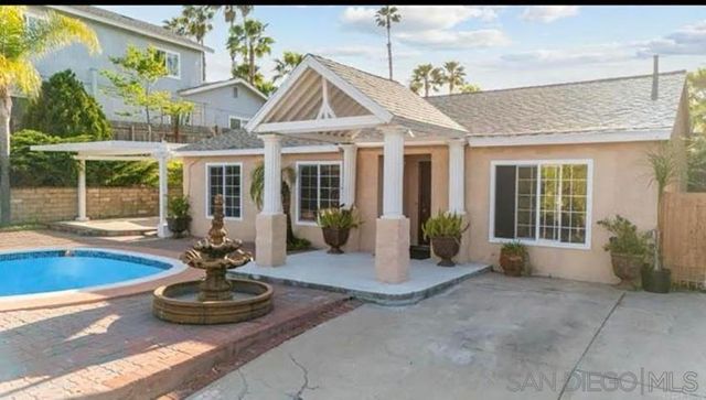 13808 Pomerado Rd, Poway, CA 92064