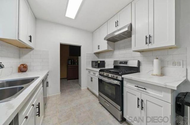 13808 Pomerado Rd, Poway, CA 92064