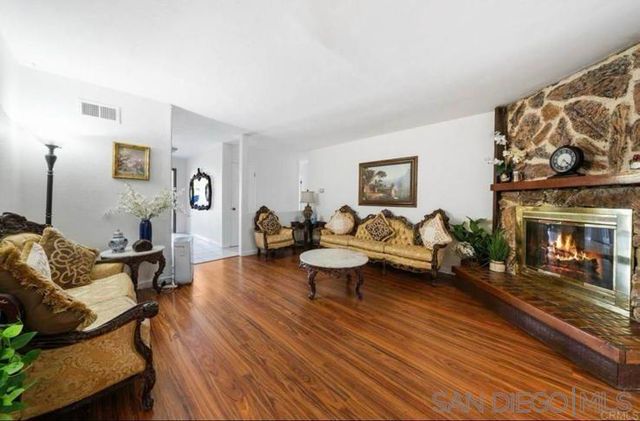 13808 Pomerado Rd, Poway, CA 92064