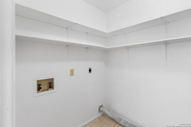 9150 Dover, San Antonio, TX 78250