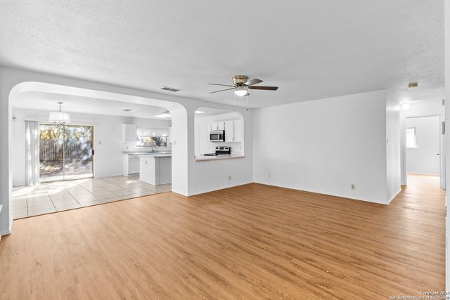 9150 Dover, San Antonio, TX 78250